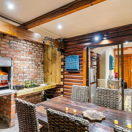 Knysna Lodge - Self Catering Unit With Woodfired Hot Tub Buitenkant foto