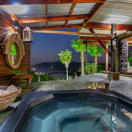 Knysna Lodge - Self Catering Unit With Woodfired Hot Tub Buitenkant foto