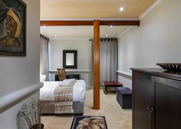 Knysna Lodge - Self Catering Unit With Woodfired Hot Tub