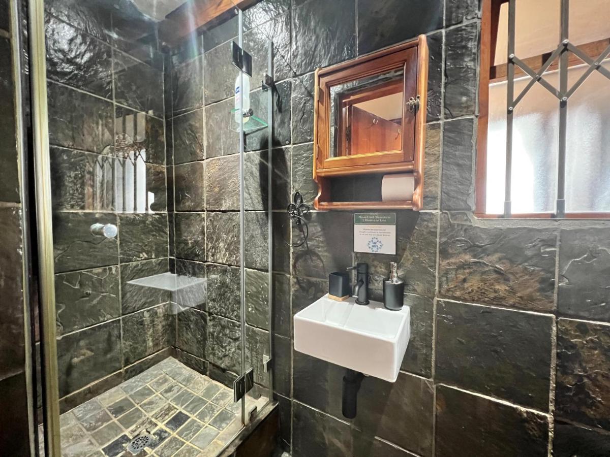 - Self Catering Unit With Woodfired Hot Tub Homestay *